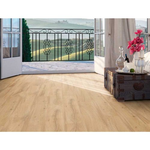 Swiss Krono My Floor Villa PRÉMIUM AQUA Farm Oak 12 mm laminált padló, színek: barna, padlófűtéshez alkalmazható.