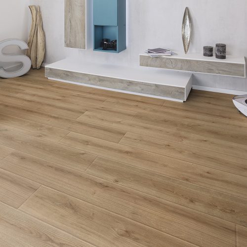 Kaindl PRÉMIUM AQUA Eiche Oak Evoka Trend 12 mm laminált padló, színek: szürke, barna, padlófűtéshez alkalmazható.